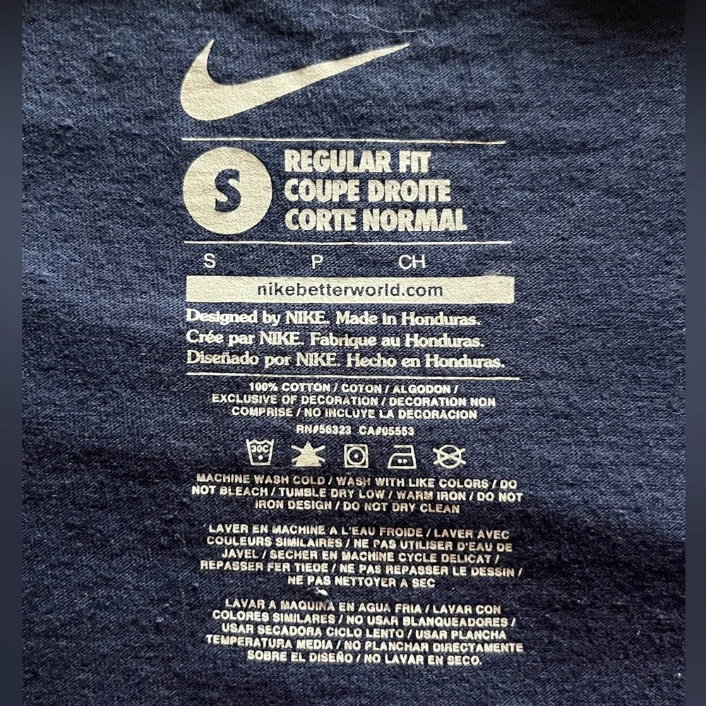 Yankees Nike T-Shirt - Size Small - Regular Fit - Picture 2 of 6